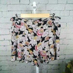 Hazel Floral Ruffled Shorts With Pockets Black Size Large